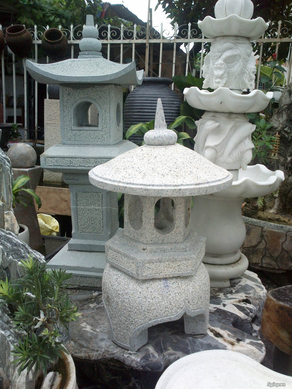 Đèn đá sử dụng trong thiết kế thi công sân vườn phong cách Nhật Bản – Mongarden