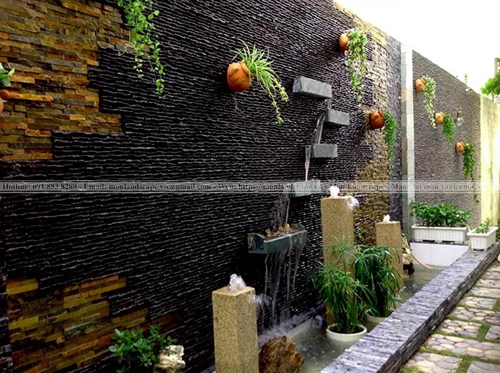 Thác nước có hòn non bộ