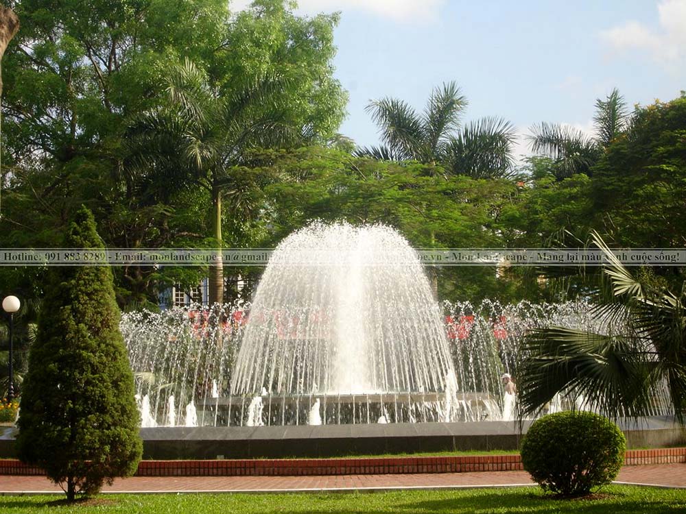 Các đài phun nước trong sân vườn 