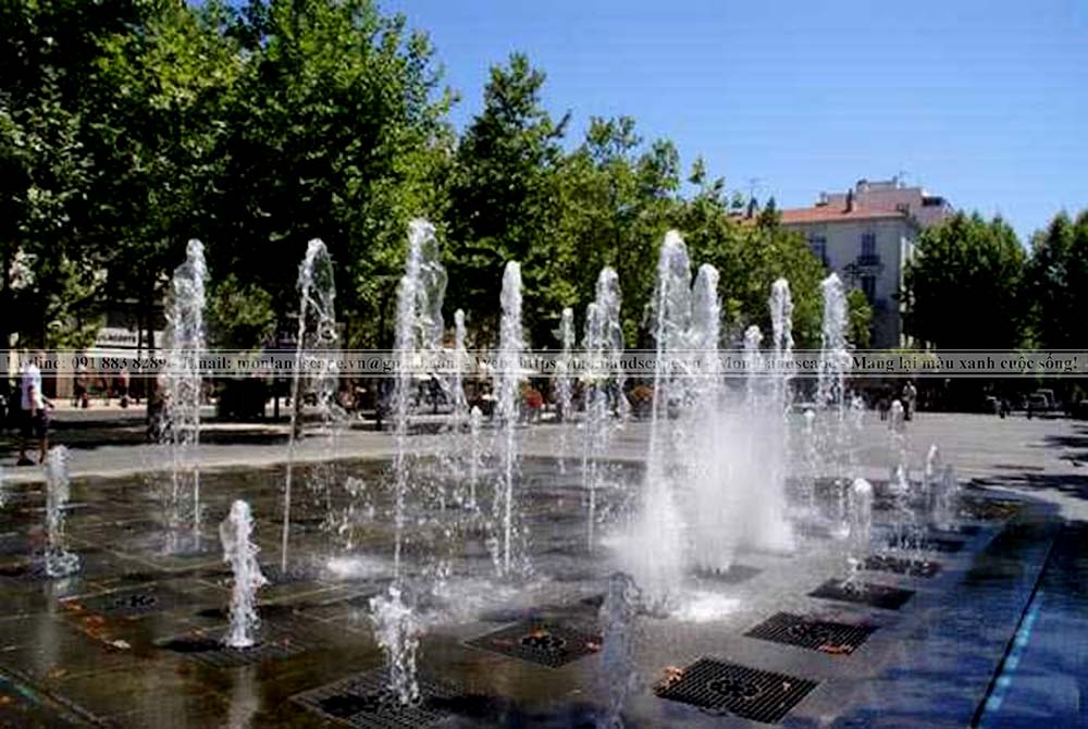 Các đài phun nước trong sân vườn 