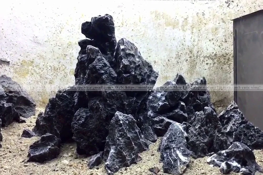 Yếu tố đá trong sân vườn Nhật Bản