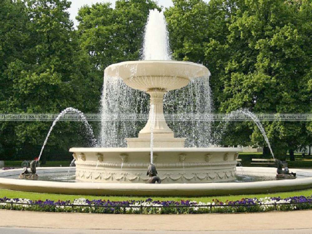 Công trình kết hợp đài phun nước và hồ cá