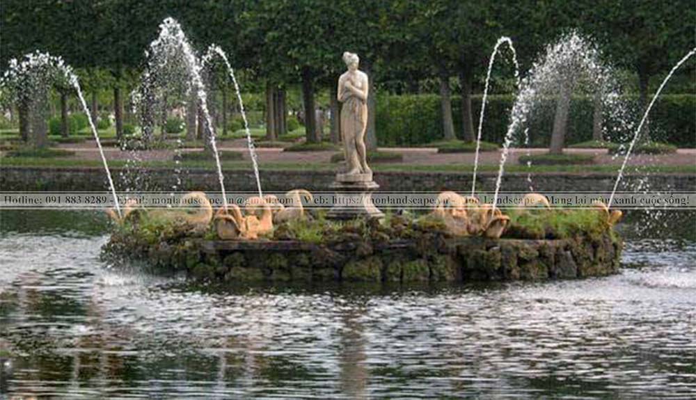 Công trình kết hợp đài phun nước và hồ cá